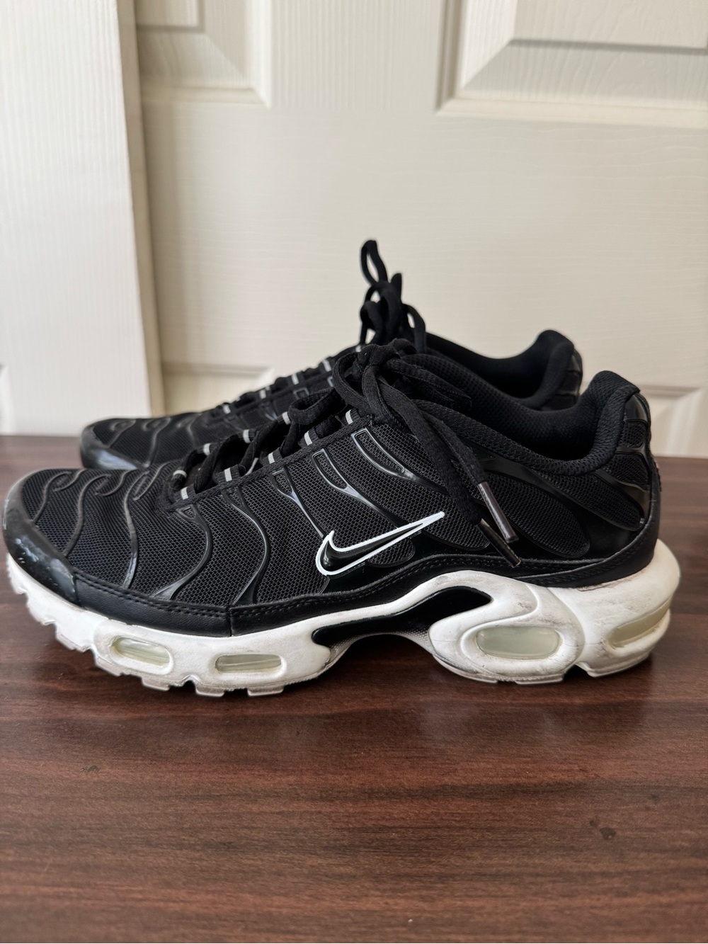 Women’s Nike Air Max 97 Black/White Size 7.5